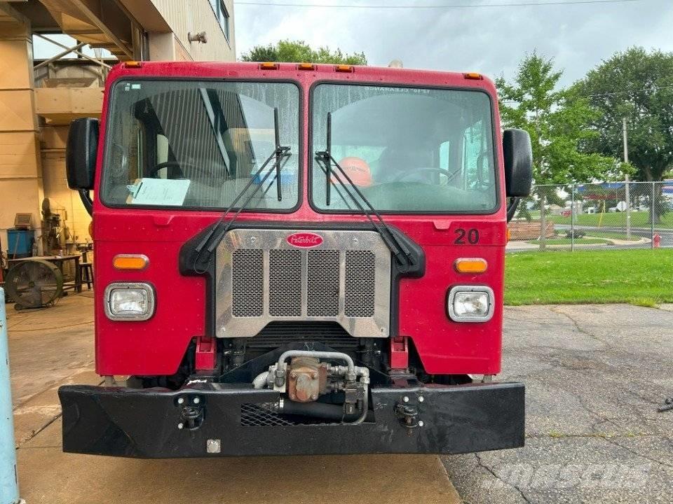 Peterbilt Loadmaster Специальные грузовики