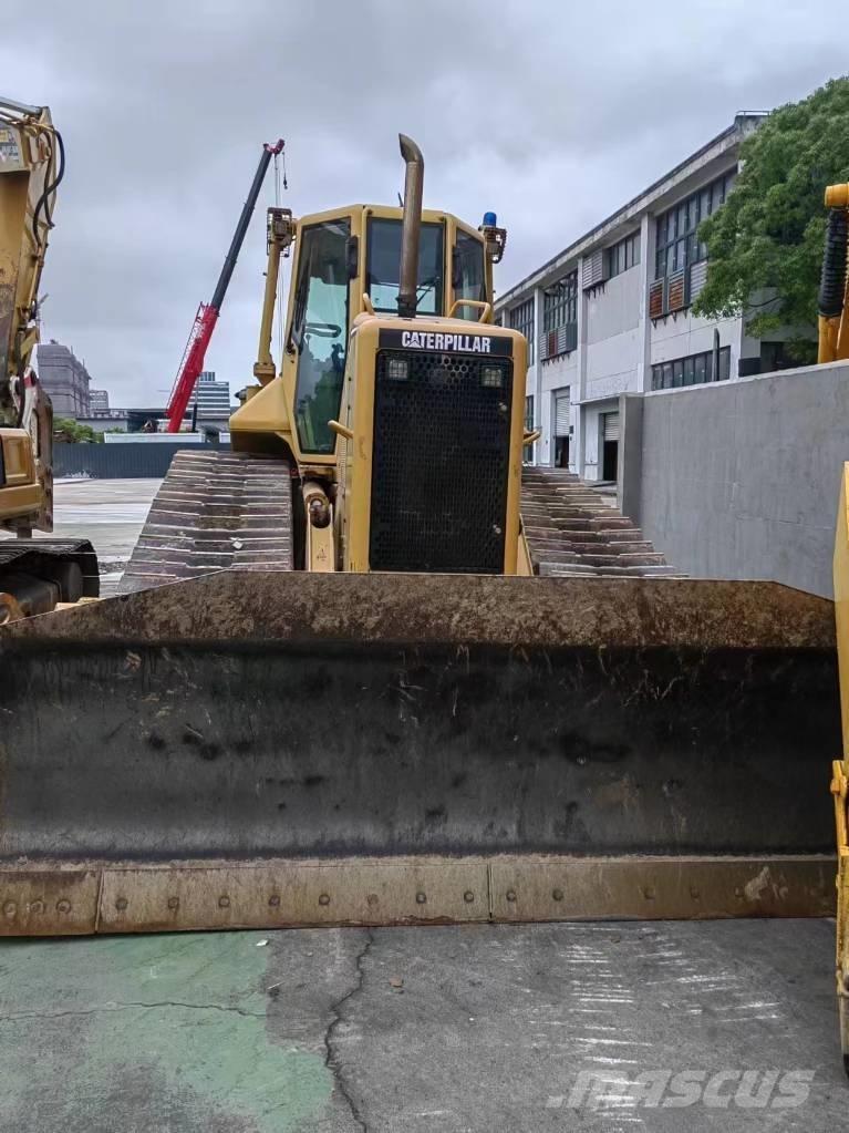 CAT D5N Гусеничные бульдозеры