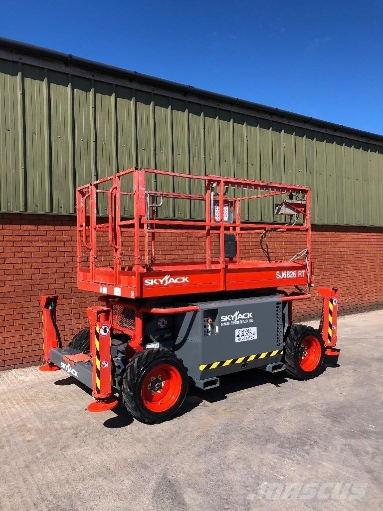 SkyJack SJ 6826 RT Ножничные подъемники