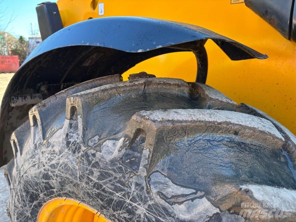 JCB 540-140 Hi Vis Телескопические погрузчики