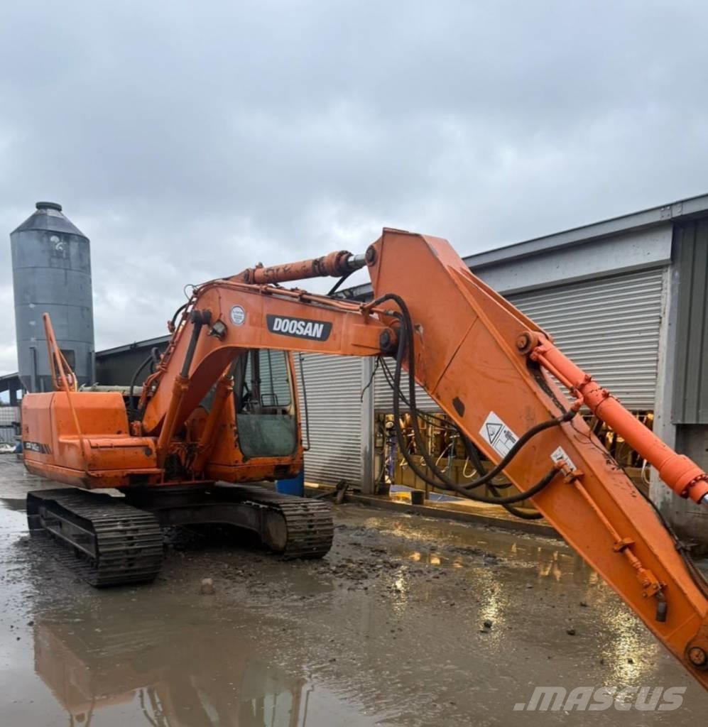 Doosan DX 140 LC Гусеничные экскаваторы