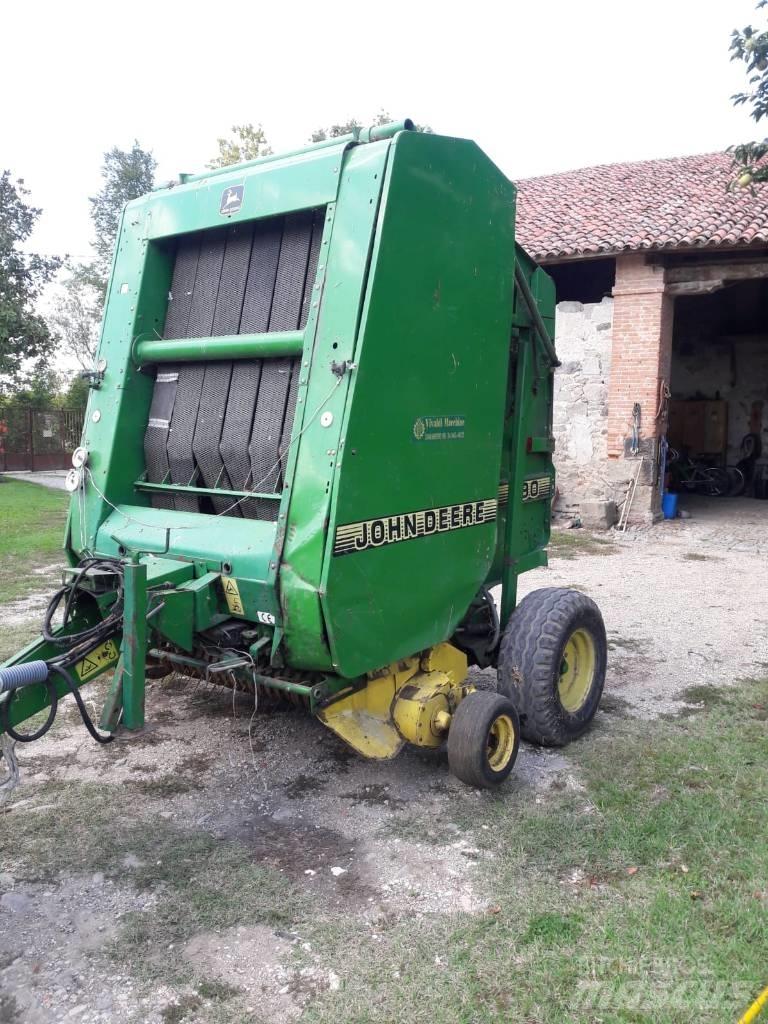 John Deere 590 Рулонные пресс-подборщики