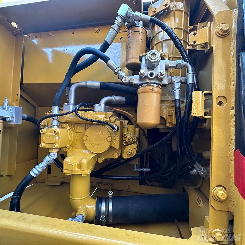 CAT 323 D Гусеничные экскаваторы