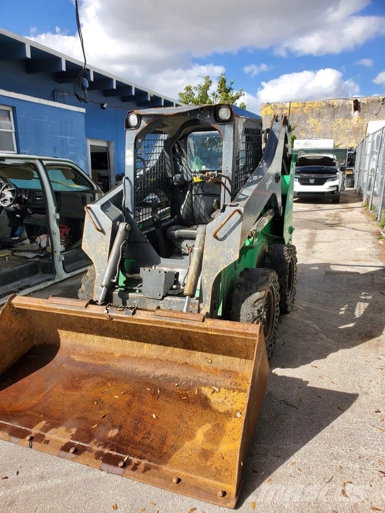 John Deere 314G Мини-погрузчики