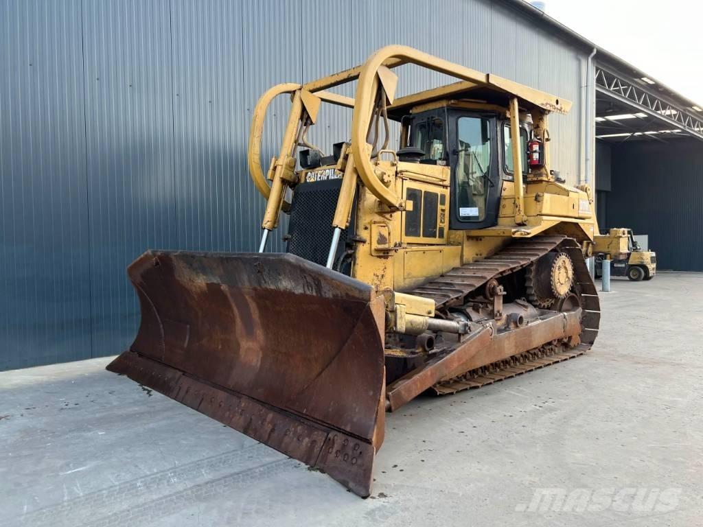 CAT D7H Гусеничные бульдозеры