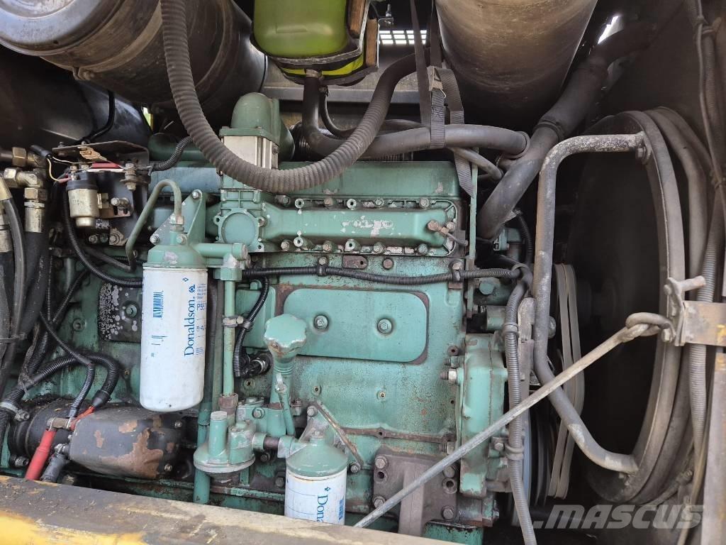 Volvo L 120 B Фронтальные погрузчики