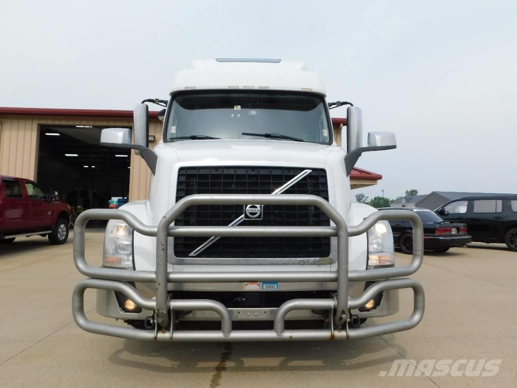 Volvo VNL Седельные тягачи