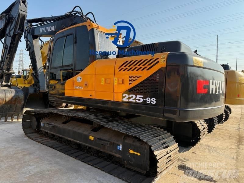 Hyundai 225-9S Гусеничные экскаваторы