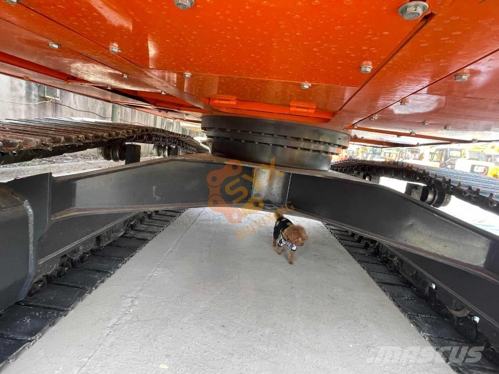 Doosan DX 225 LC Гусеничные экскаваторы