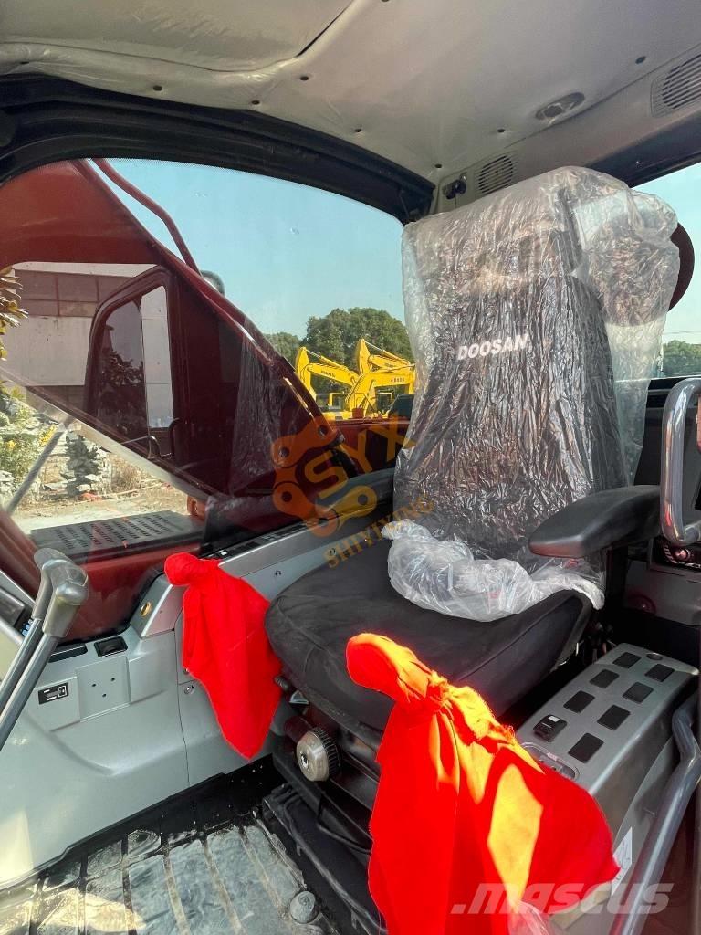 Doosan DX 225 LC Гусеничные экскаваторы