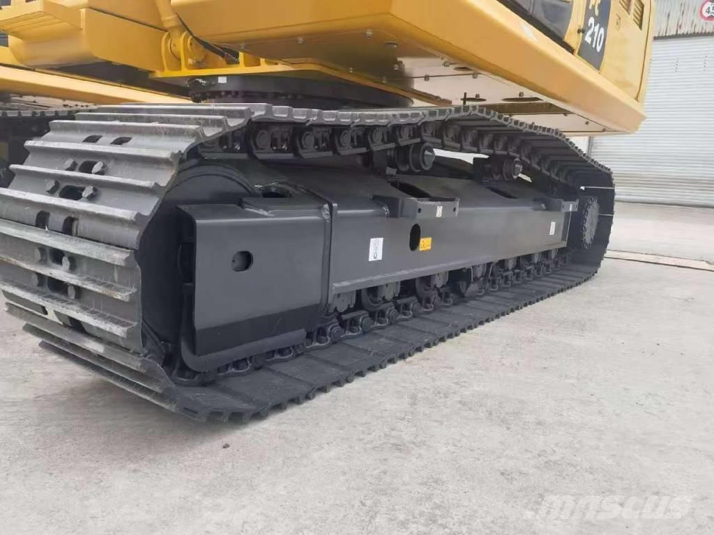 Komatsu PC 210 Гусеничные экскаваторы
