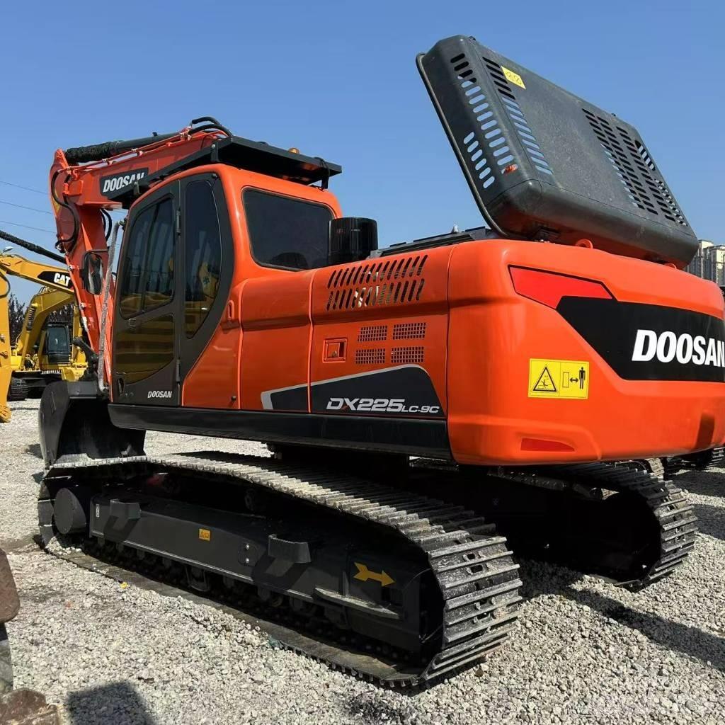 Doosan 225LC-9c Гусеничные экскаваторы