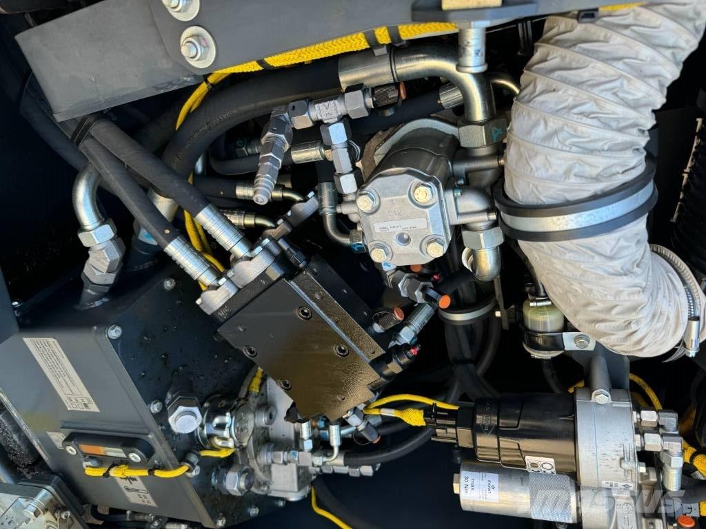 Bomag BF 300 C-2 Асфальтоукладчики