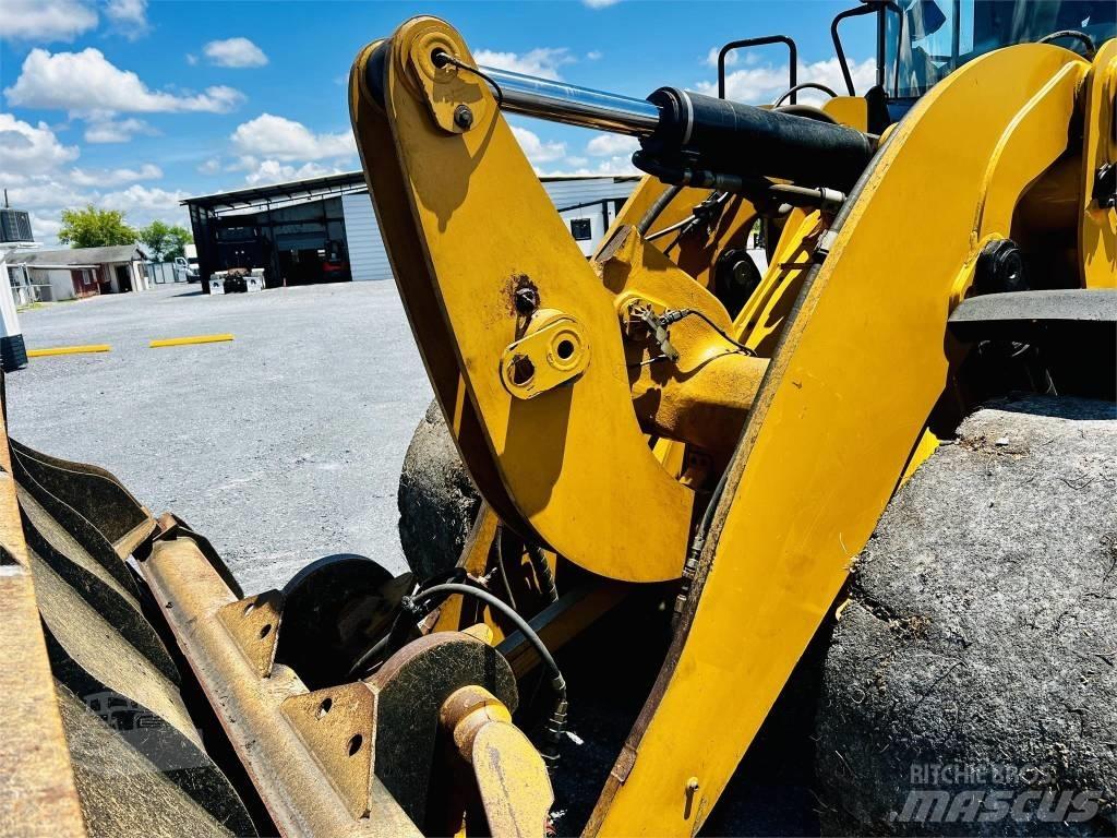 CAT 938 M Фронтальные погрузчики