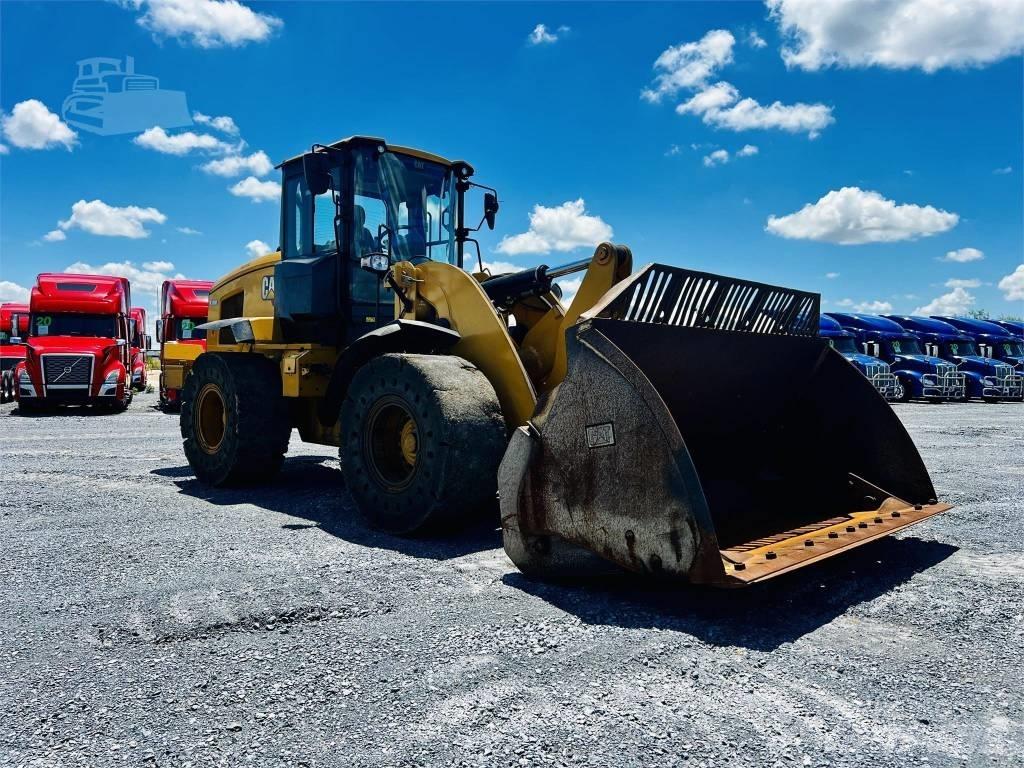 CAT 938 M Фронтальные погрузчики