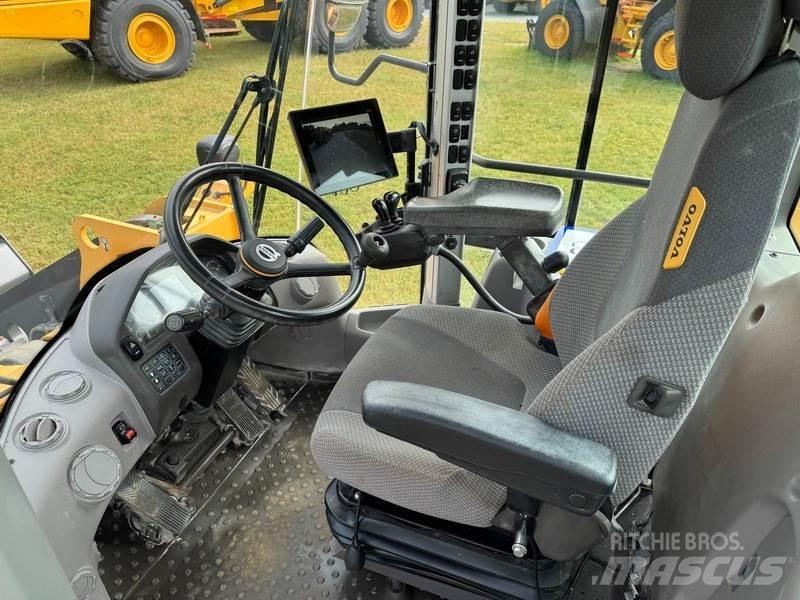 Volvo L 120 H Фронтальные погрузчики