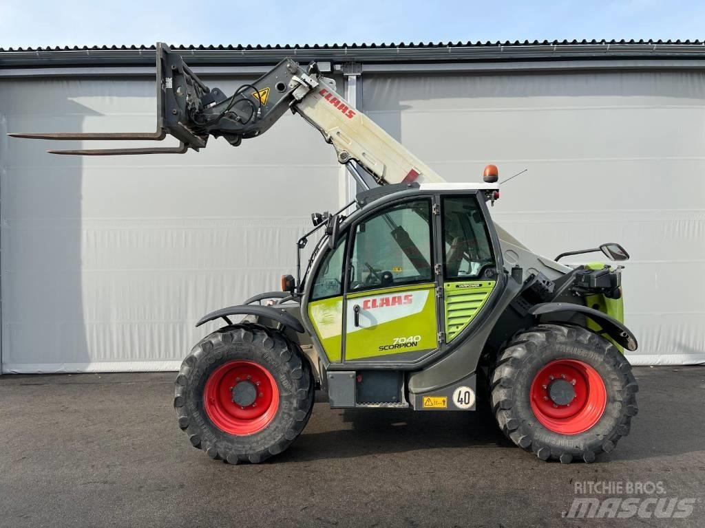 CLAAS SCORPION 7040 Сельскохозяйственные телескопические погрузчики