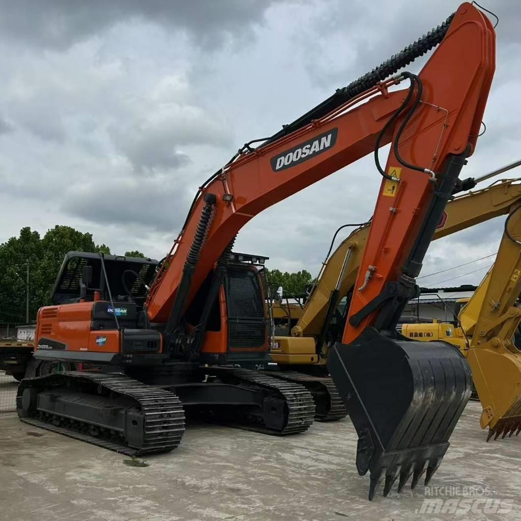 Doosan 225LC-9 Гусеничные экскаваторы