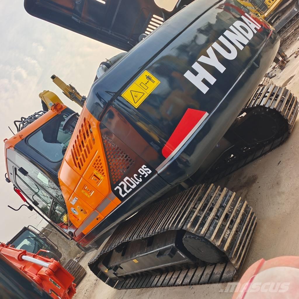 Hyundai 220LC Гусеничные экскаваторы