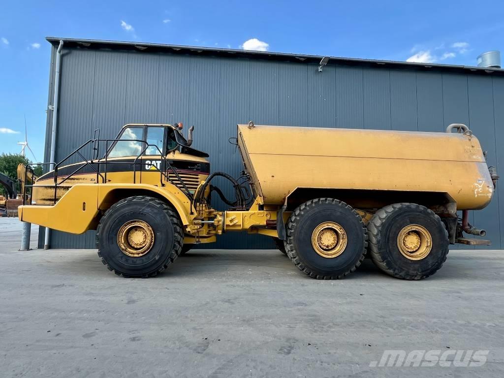 CAT 740 Water truck Шарнирно-сочленённые самосвалы