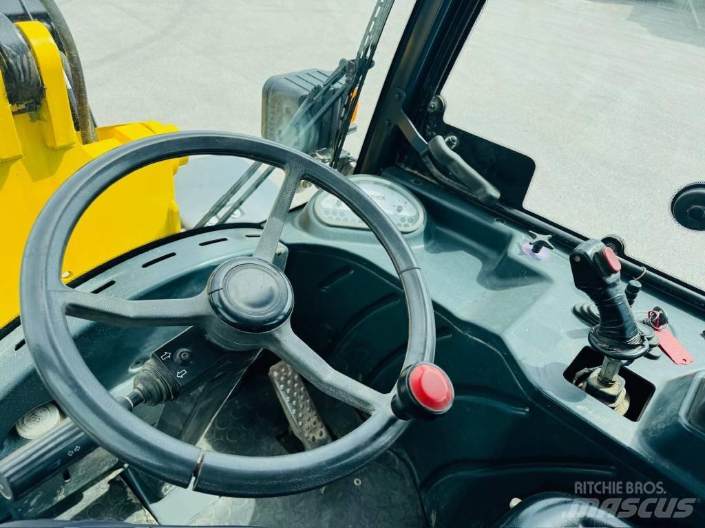Terex 800L Фронтальные погрузчики