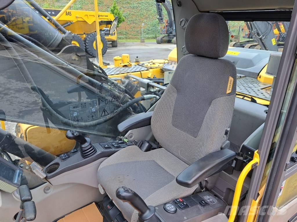 Volvo EC 220 DL Гусеничные экскаваторы