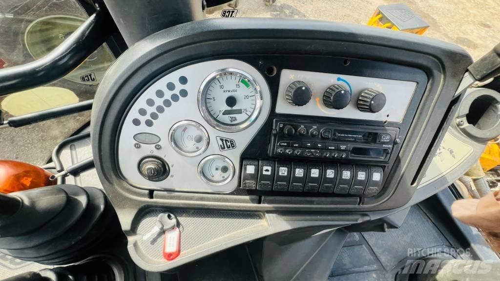 JCB 4 CX Экскаваторы-погрузчики