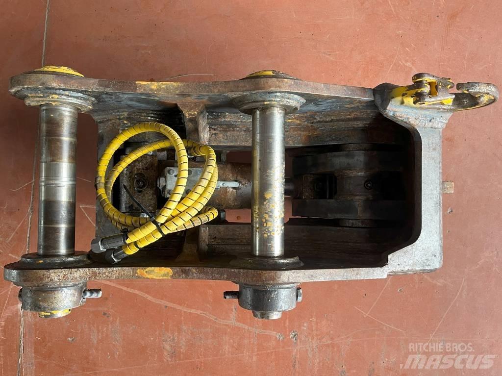 Komatsu PW160-11 Квик-каплеры