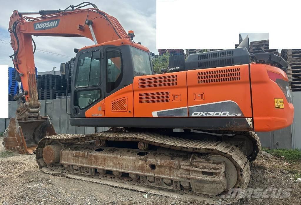 Doosan DX 300 LC-5 Гусеничные экскаваторы