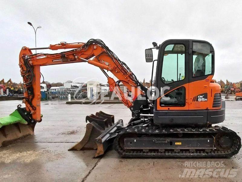 Doosan DX85R Гусеничные экскаваторы