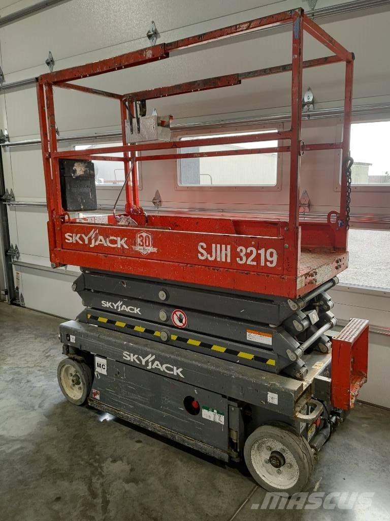 SkyJack SJ III 3219 Ножничные подъемники