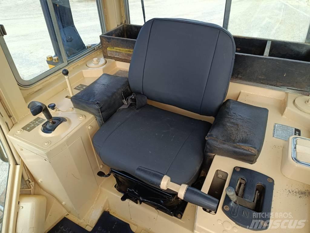 CAT D5H Гусеничные бульдозеры