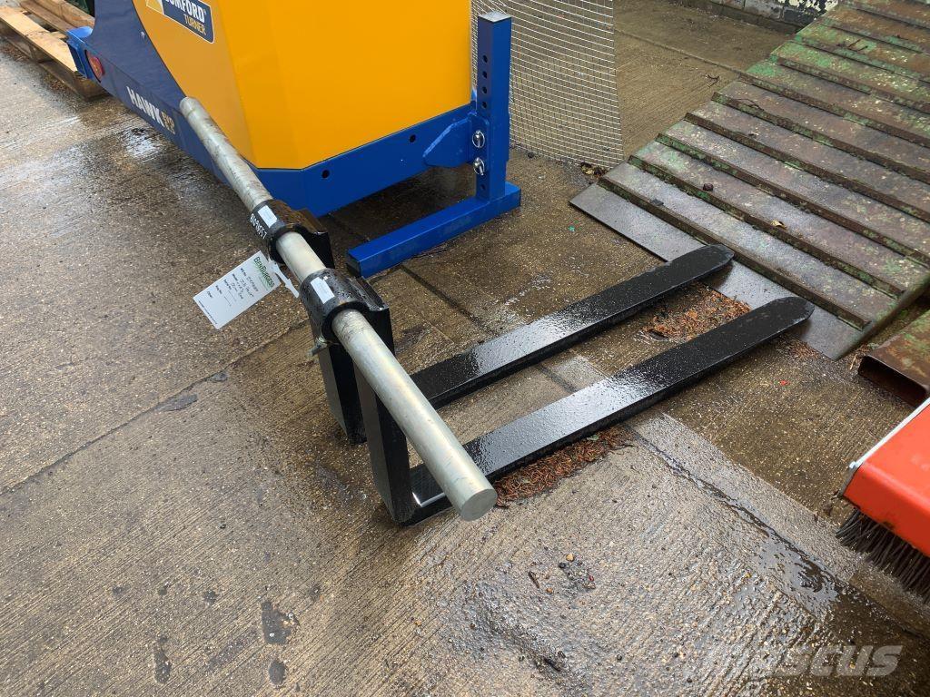  ATTACHMENTS Сельскохозяйственные телескопические погрузчики