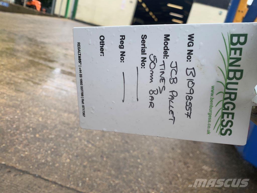  ATTACHMENTS Сельскохозяйственные телескопические погрузчики