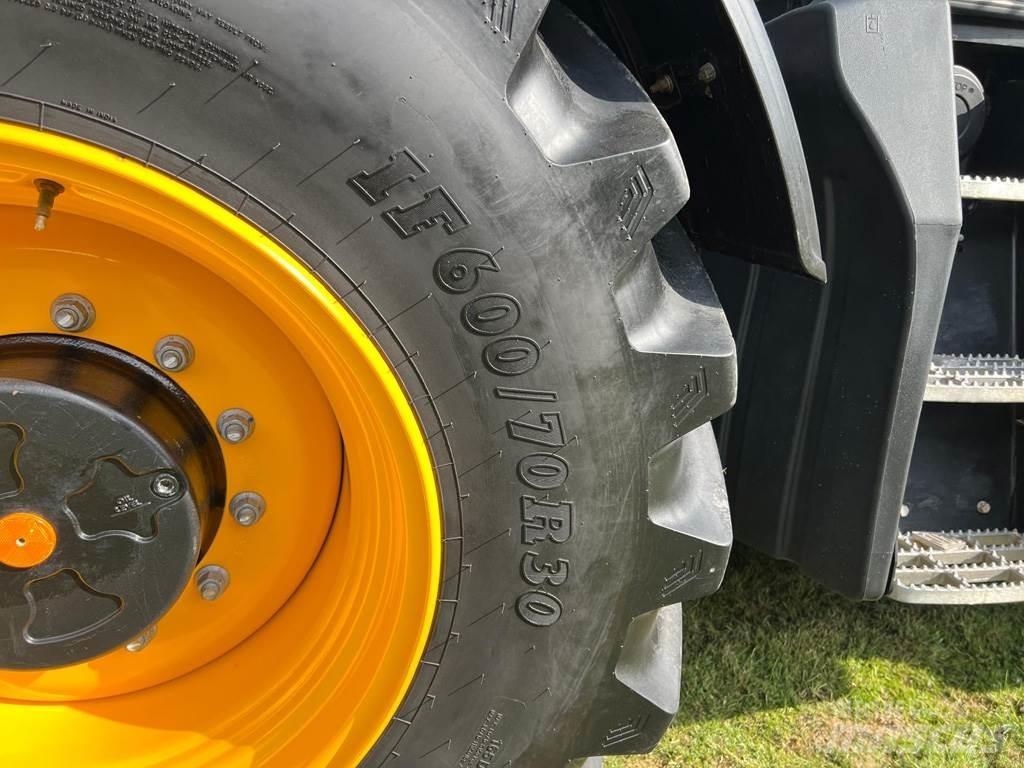 JCB 4220 FASTRAC Трактора