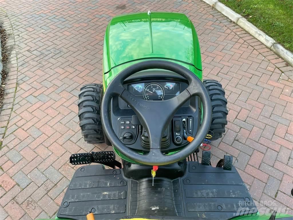 John Deere 2038R Коммунальные тракторы