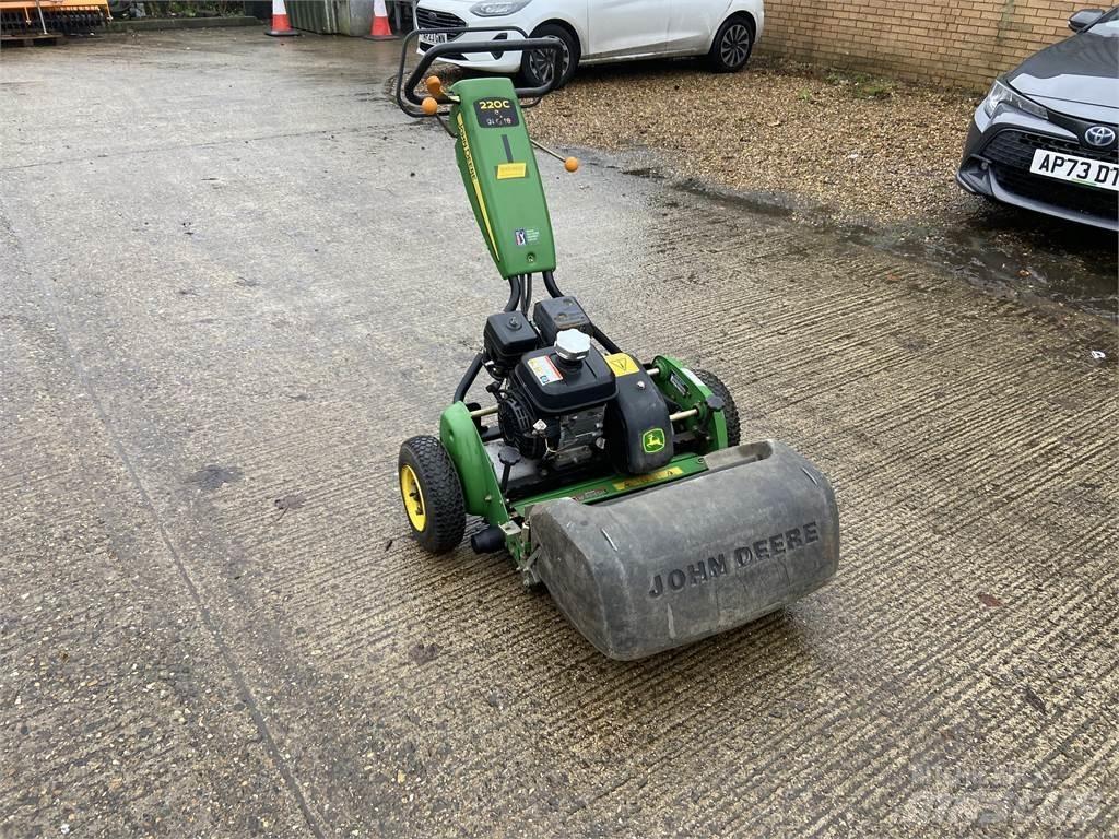 John Deere 220C Сельхозтехника - Другие