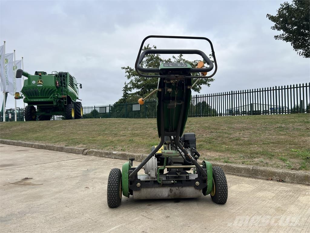 John Deere 220C Сельхозтехника - Другие