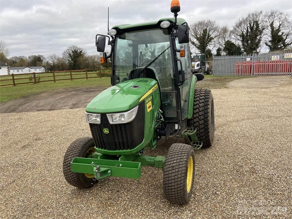 John Deere 4066R Коммунальные тракторы