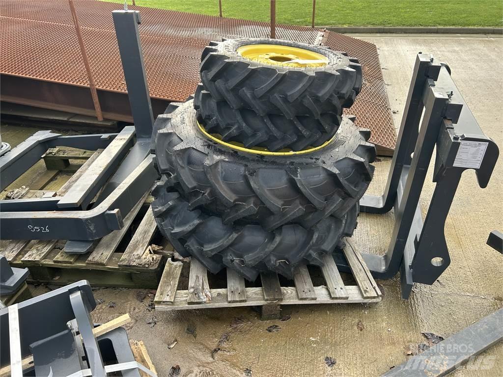 John Deere TYRES Сельхозтехника - Другие