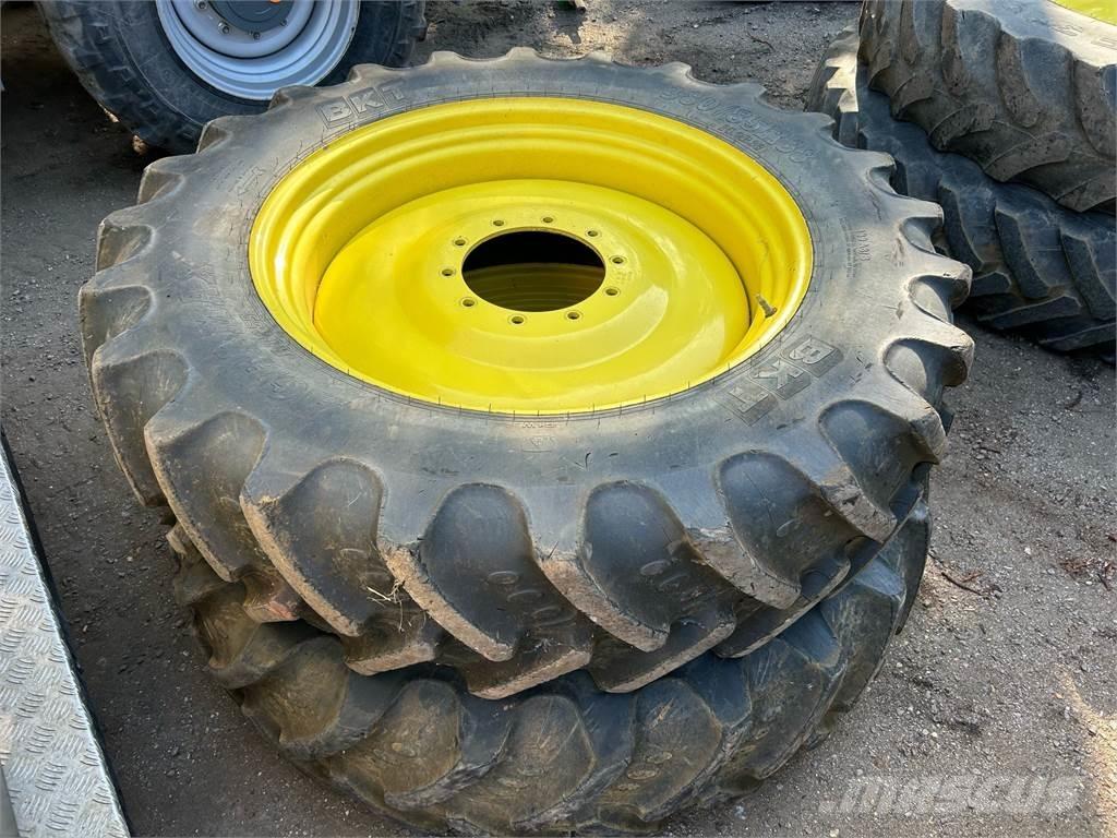 John Deere TYRES Сельхозтехника - Другие