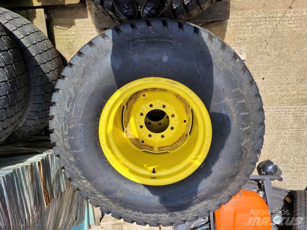 John Deere WHEELS Коммунальные тракторы
