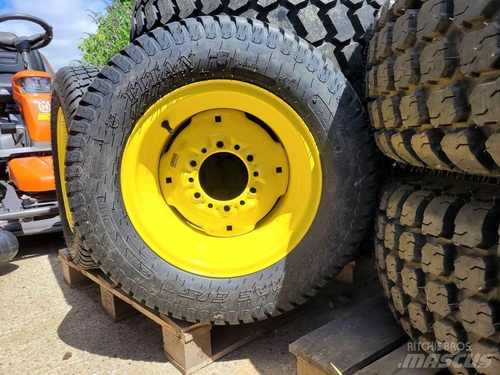 John Deere WHEELS Коммунальные тракторы
