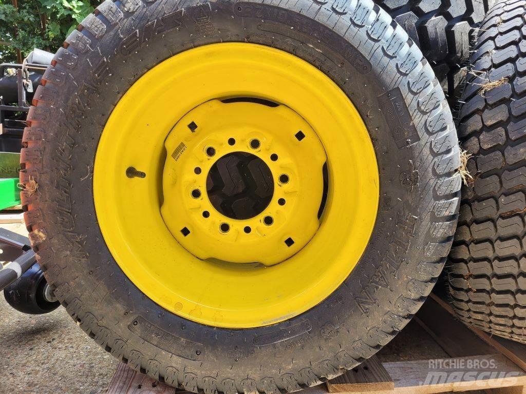 John Deere WHEELS Коммунальные тракторы