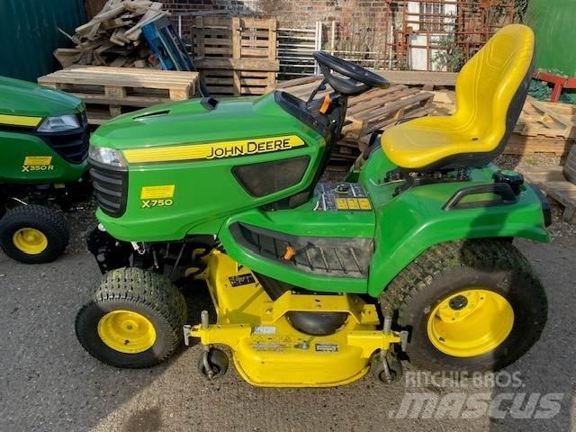 John Deere X750 Трактора
