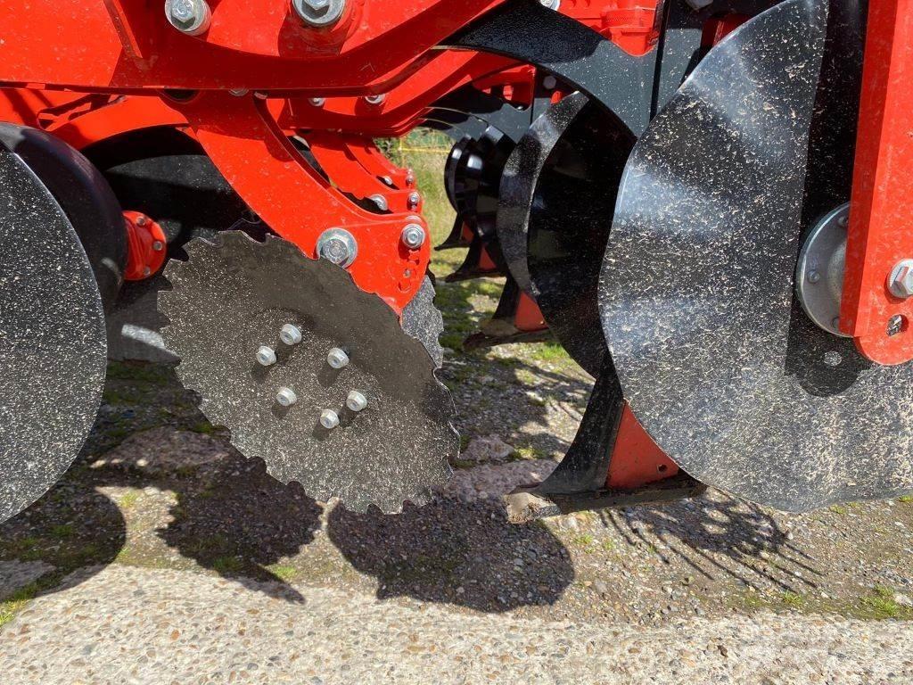 Kuhn STRIGER 300 Сельхозтехника - Другие