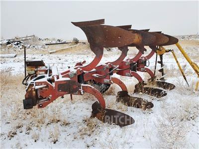 Case IH 145 Обычные плуги