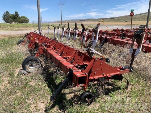 Case IH 1820 Гребнеобразователи
