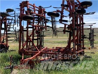 Case IH 5850 Зубовые бороны