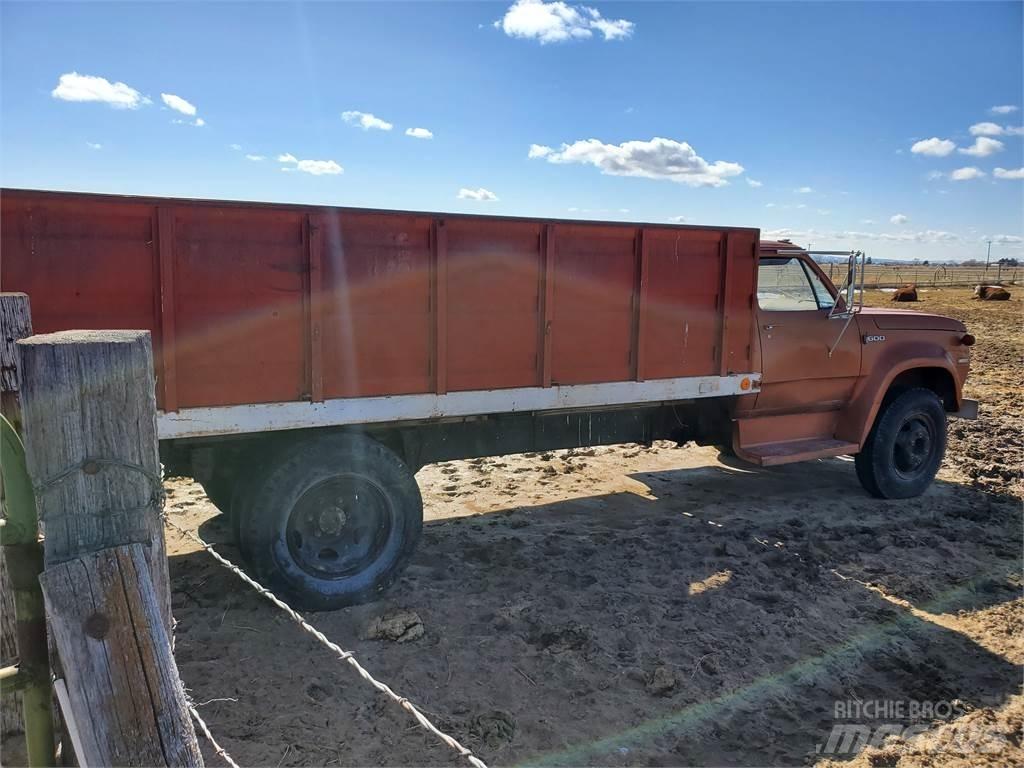 Dodge D600 Специальные грузовики